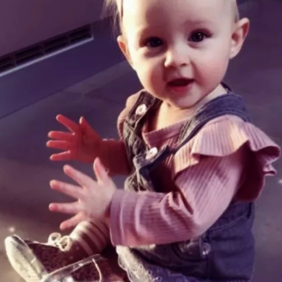 Baby girl ribbed ruffle long sleeve onesie - Picture 4 of 4